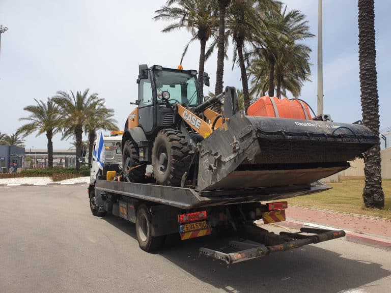 גרירת כלי צמה בגבעת שמואל